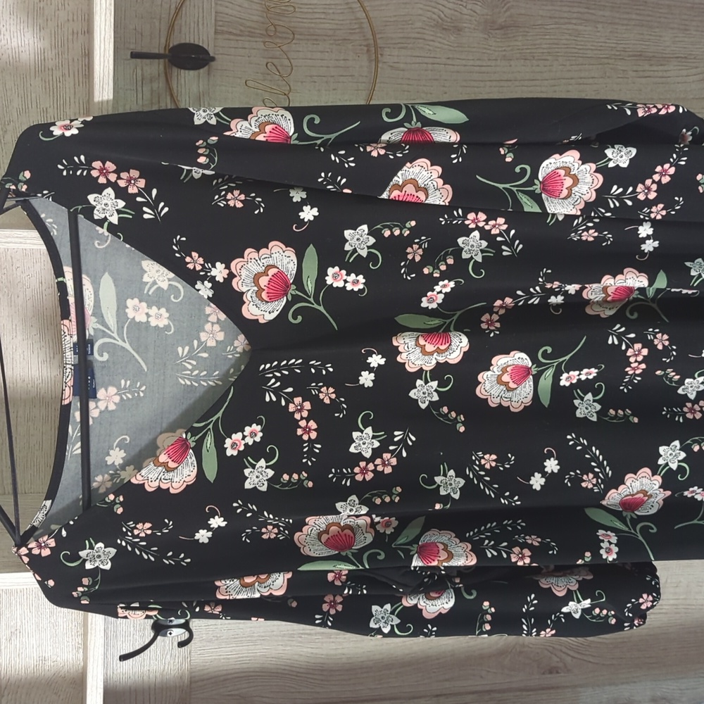 Kaari blue curvy, black flower dress, 2x